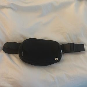 Lululemon 1L Everywhere Belt Bag